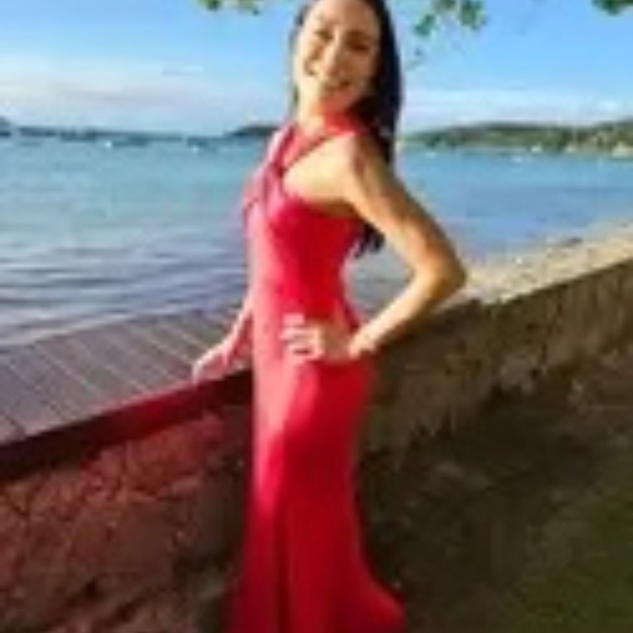 Donna Karan Rent the Runway Twisted Halter Gown Red sz 6 $550 - Picture 6 of 8